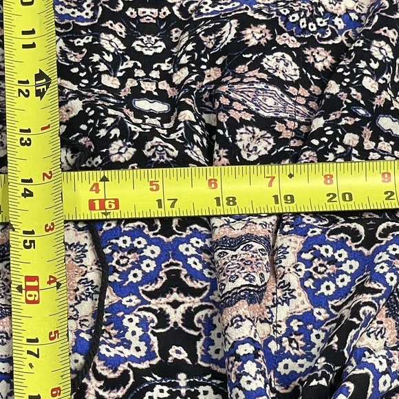 ASTR Women’s Size Medium Boho Print Dolman Sleeve Cold Shoulder Blouse Top - Picture 7 of 12